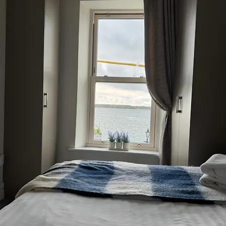 Apartment Unit 5 Stunning Oceanview